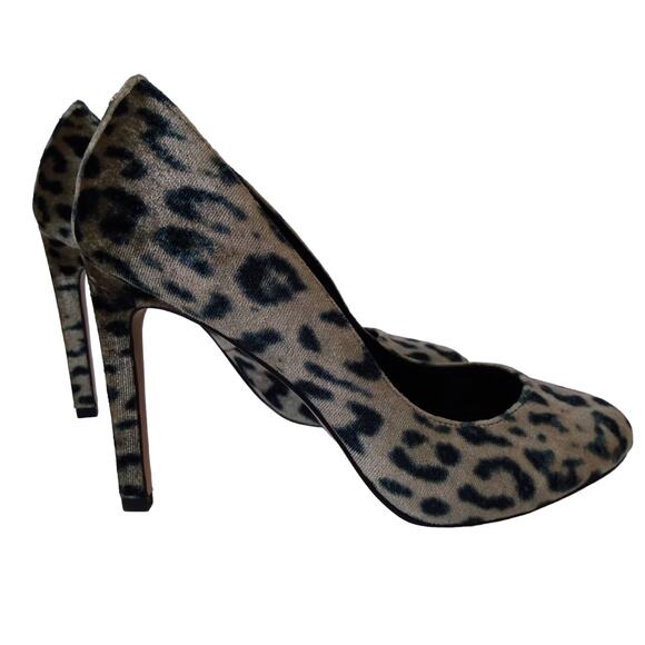 BCBGeneration 7 Velvet Animal Print Heels Pumps 90s Y2K Classic Leopard Mob Wife - Picture 1 of 8